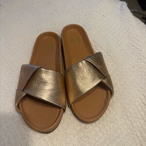 Beek Tori Sandals Gold Metallic Leather Slide Women's Size 6 Twisted Strap $260